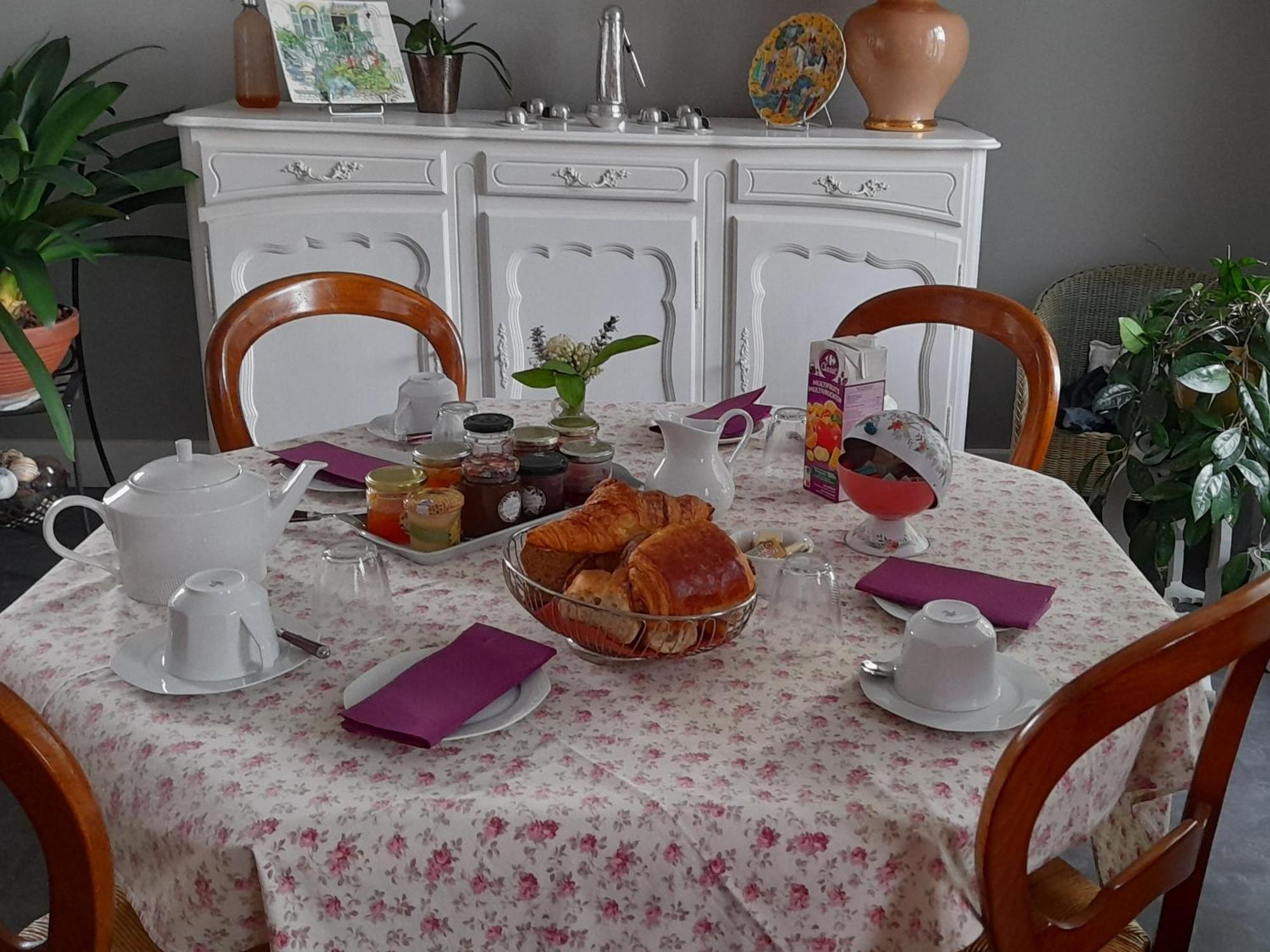 Les Abelias Bed & Breakfast Hauterive  Cameră foto