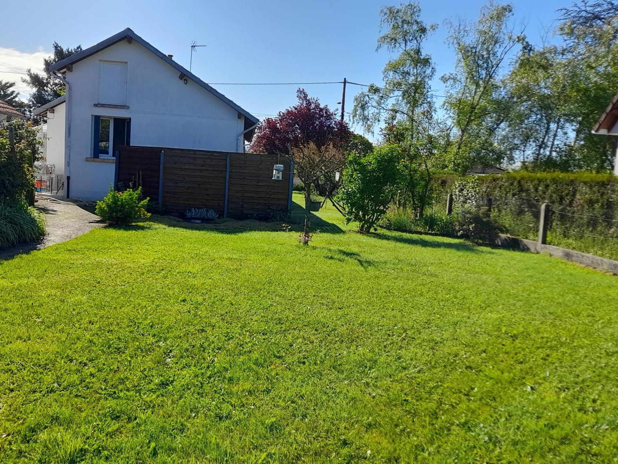 Les Abelias Bed & Breakfast Hauterive  Exterior foto
